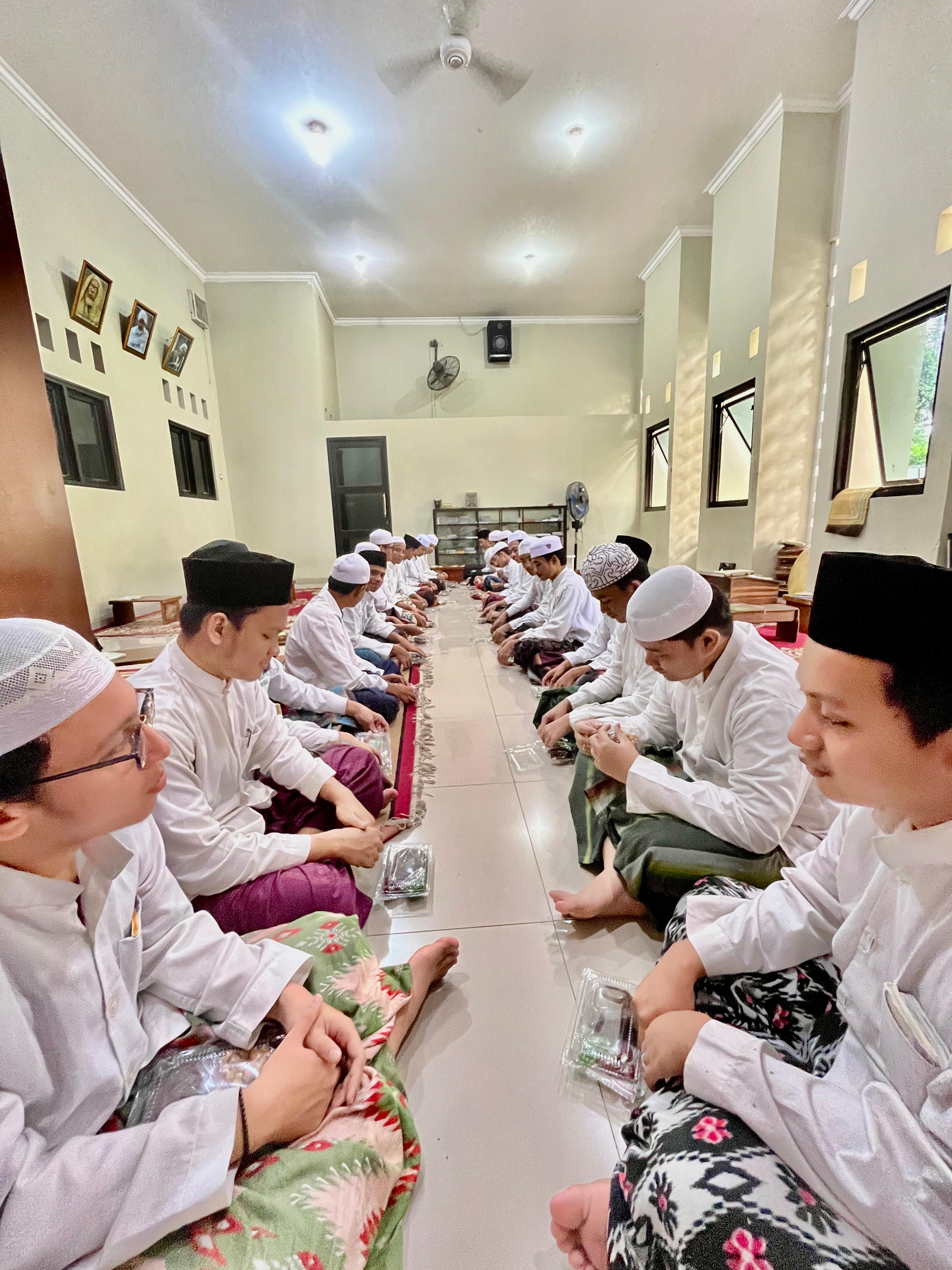 Kegiatan Munaqosyah dan Latihan bercakap Bahasa Arab